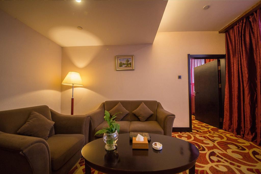 Jingzhou International Hotel Шъдзяджуан Екстериор снимка