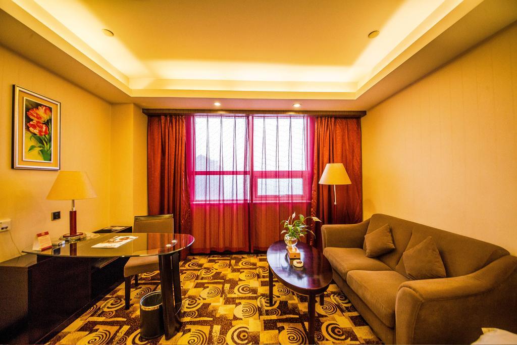 Jingzhou International Hotel Шъдзяджуан Екстериор снимка