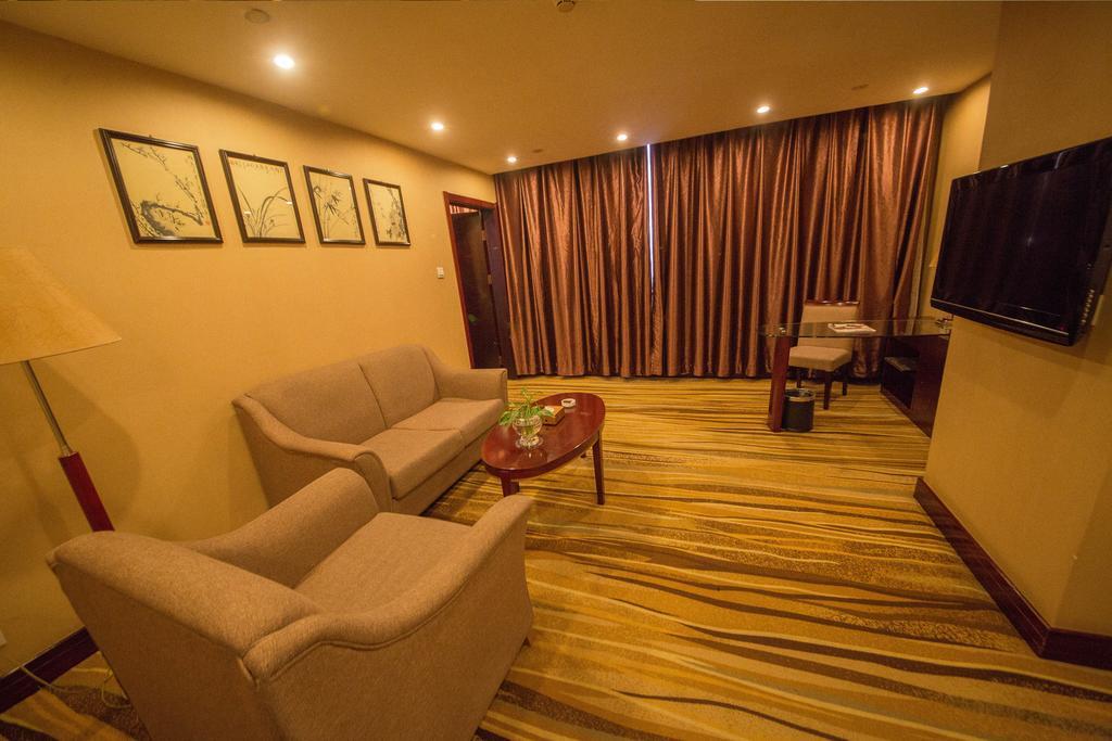 Jingzhou International Hotel Шъдзяджуан Екстериор снимка