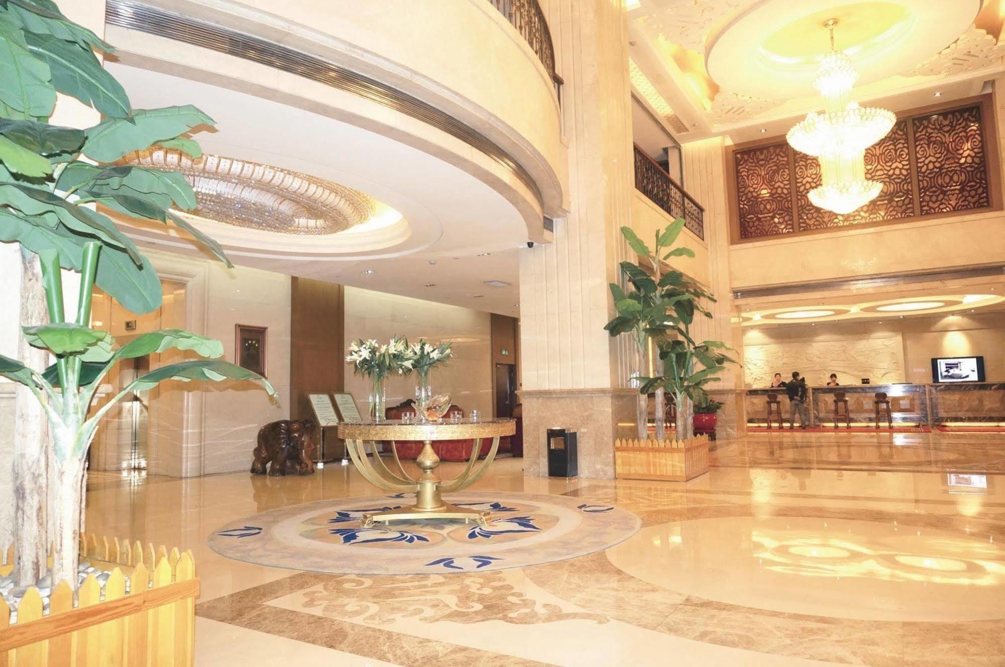 Jingzhou International Hotel Шъдзяджуан Екстериор снимка