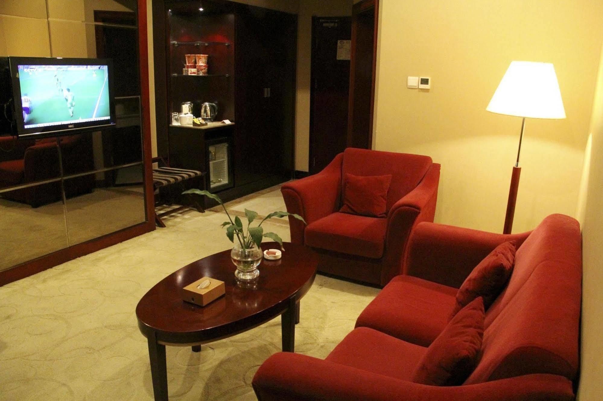 Jingzhou International Hotel Шъдзяджуан Екстериор снимка