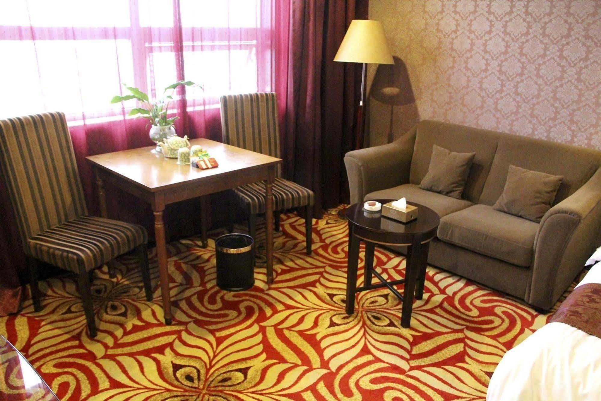 Jingzhou International Hotel Шъдзяджуан Екстериор снимка