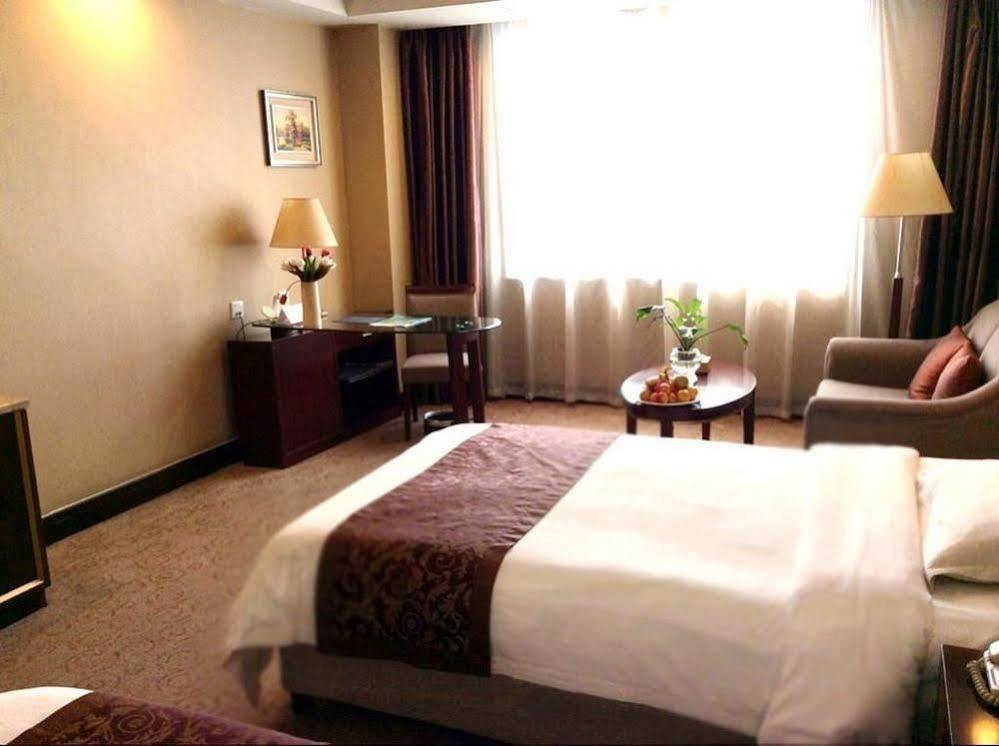Jingzhou International Hotel Шъдзяджуан Екстериор снимка