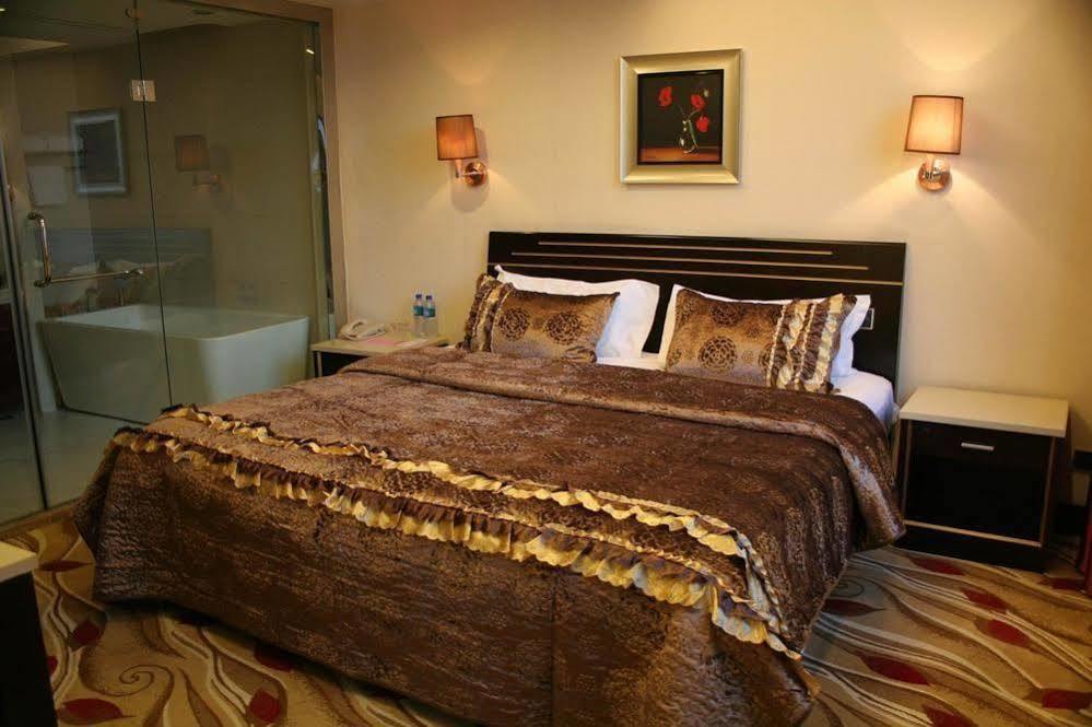 Jingzhou International Hotel Шъдзяджуан Екстериор снимка